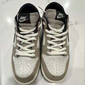 Nike Dunk Low Gray White Sneakers Neutral Tones Size 7